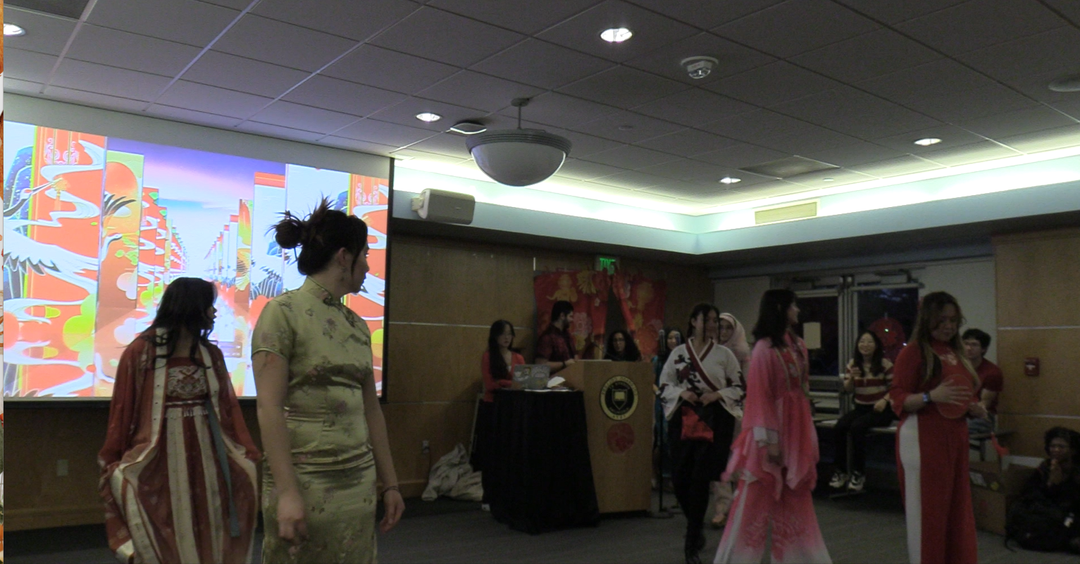 Traditional Chinese Fashion Show: CN201 of CC in Asia Program led by Ella <span class="cc-gallery-credit"></span>